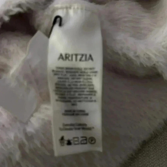 ARITZIA Sunday Best Kitten Sweater light pink  Size Small - Picture 6 of 9